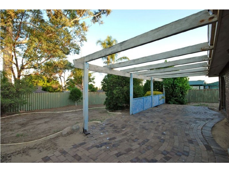 20 Lakeview Drive, Edgewater WA 6027