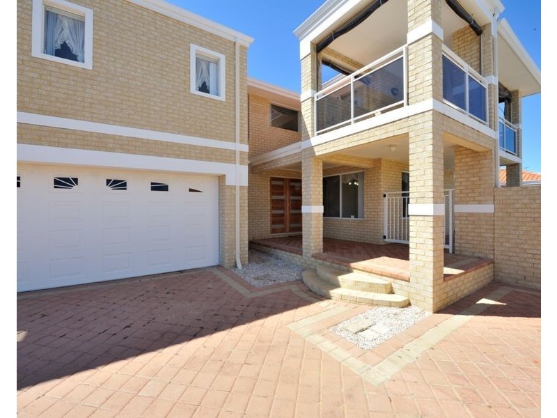 4 Astra Court, Ocean Reef WA 6027