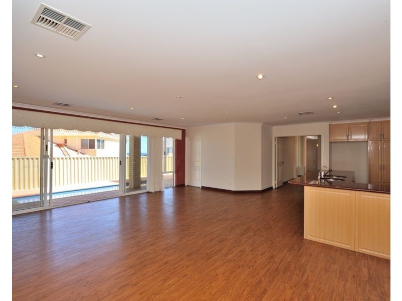 4 Astra Court, Ocean Reef WA 6027