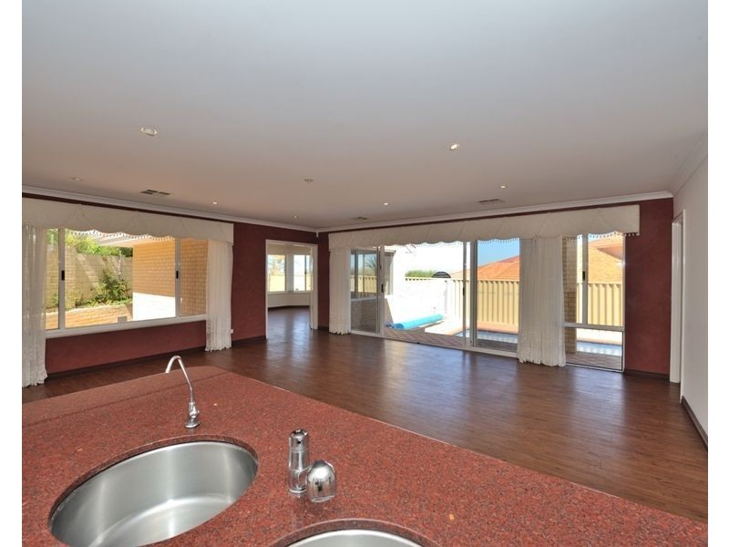 4 Astra Court, Ocean Reef WA 6027