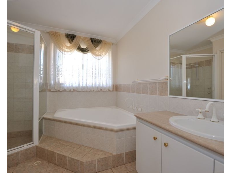 4 Astra Court, Ocean Reef WA 6027