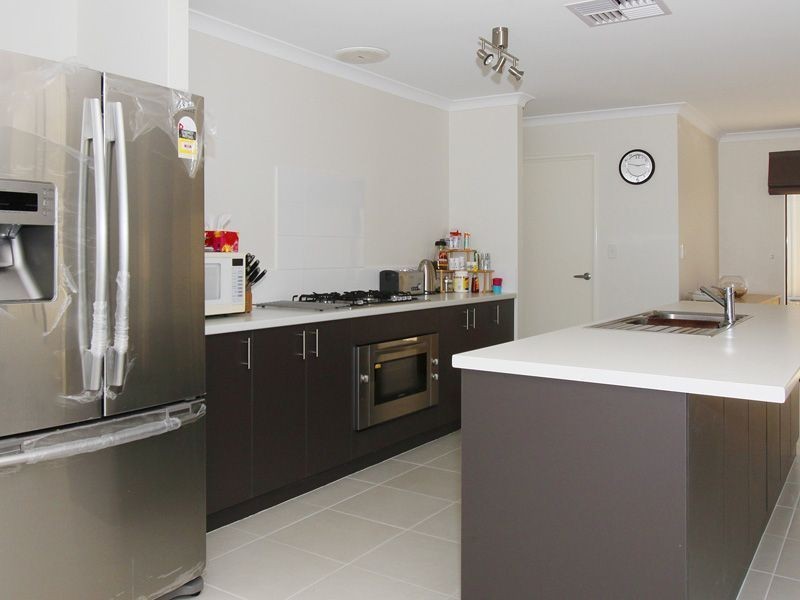 14 Lynella Circuit, Banksia Grove WA 6031