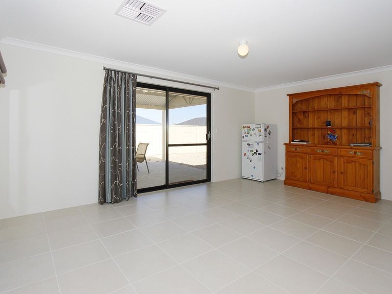 14 Lynella Circuit, Banksia Grove WA 6031