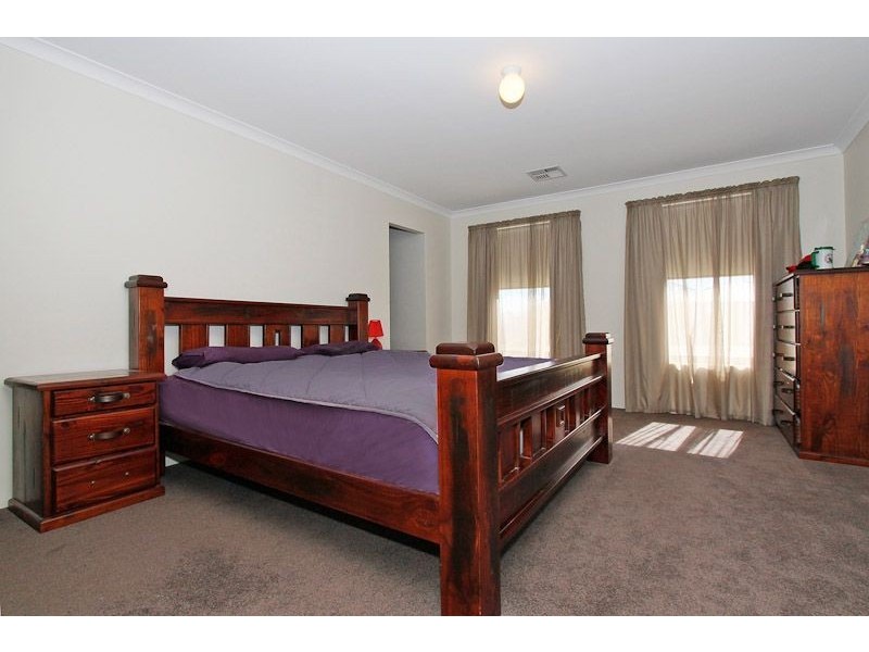 14 Lynella Circuit, Banksia Grove WA 6031