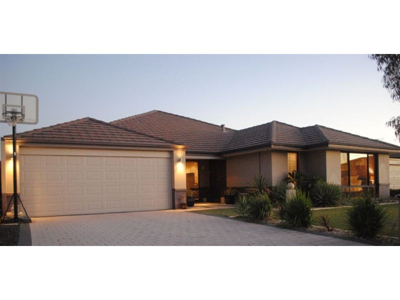 4 Enfield Turn, Carramar WA 6031