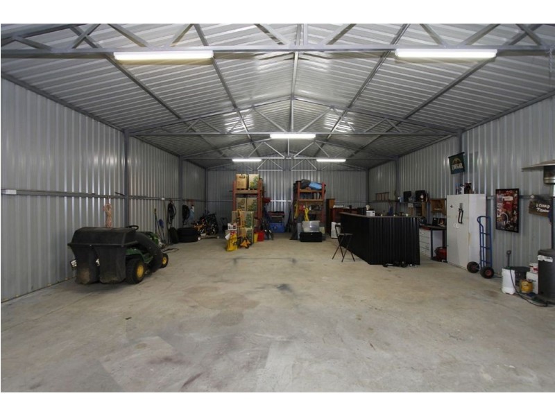 115 Sussex Bend, Lower Chittering WA 6084