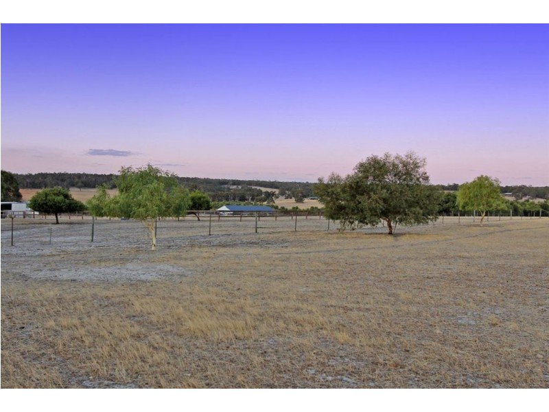 115 Sussex Bend, Lower Chittering WA 6084