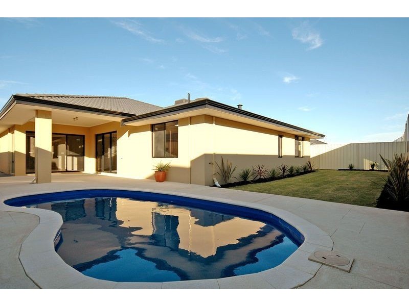 14 Collanda Circuit, Carramar WA 6031