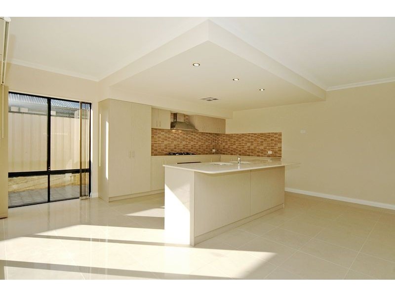 14 Collanda Circuit, Carramar WA 6031