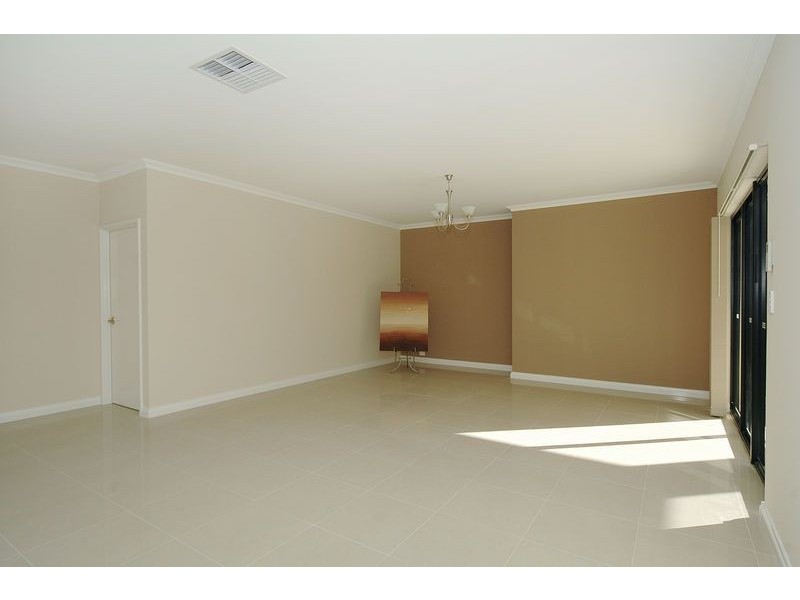 14 Collanda Circuit, Carramar WA 6031