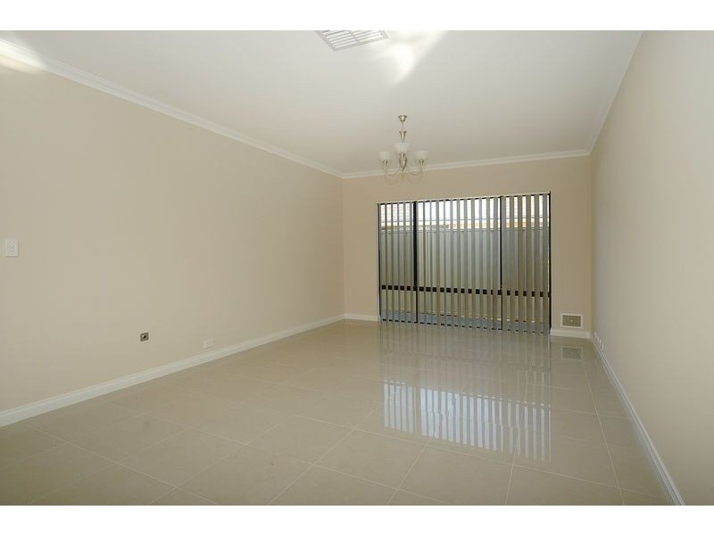 14 Collanda Circuit, Carramar WA 6031