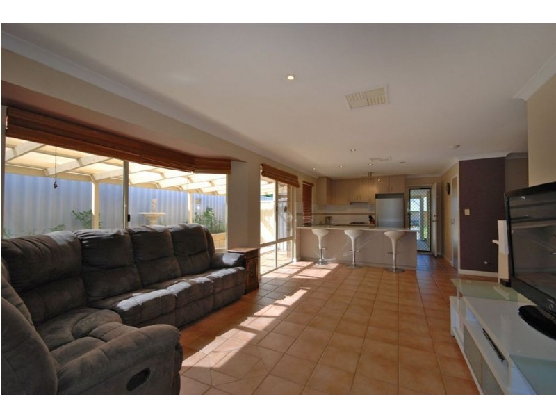 7 Harcus Retreat, Merriwa WA 6030