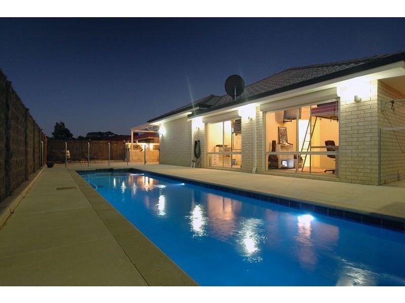 6 Loyal Terrace, Wanneroo WA 6065