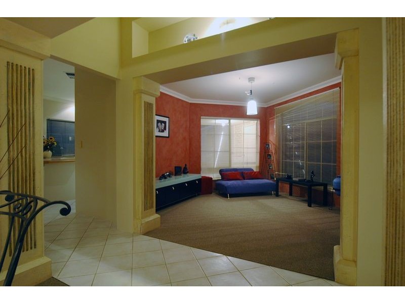 6 Loyal Terrace, Wanneroo WA 6065