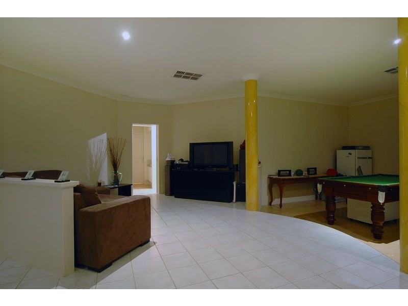 6 Loyal Terrace, Wanneroo WA 6065