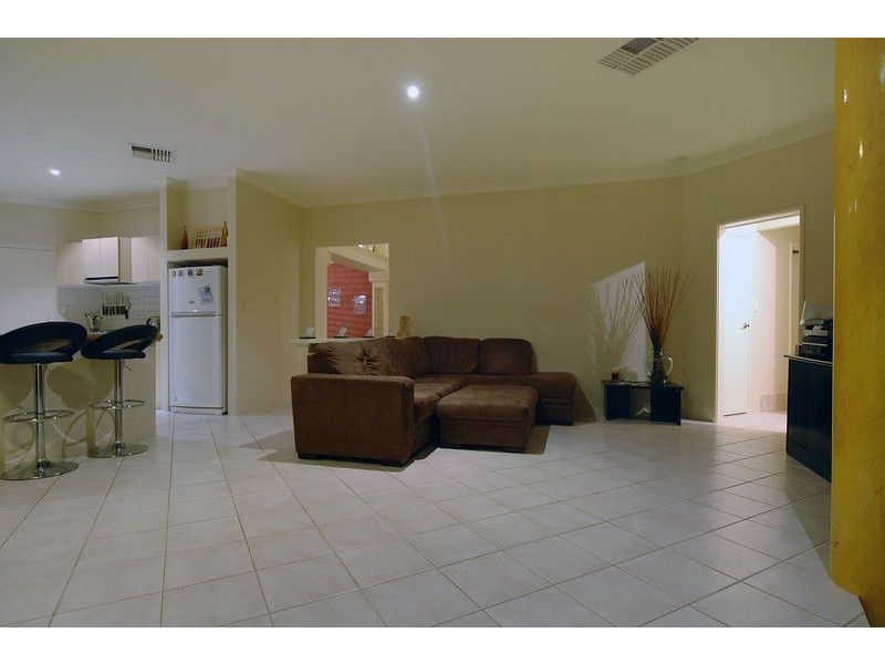 6 Loyal Terrace, Wanneroo WA 6065