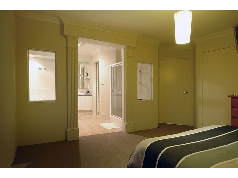 6 Loyal Terrace, Wanneroo WA 6065