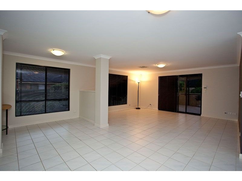 39 Meadowbrook Promenade, Currambine WA 6028