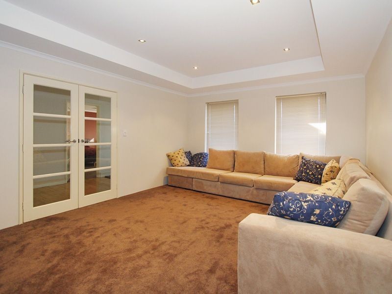 9 Zeppelin Way, Tapping WA 6065