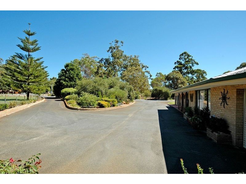 15 Lee-Steere Drive, Mariginiup WA 6065