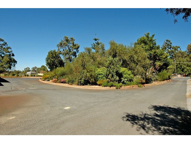 15 Lee-Steere Drive, Mariginiup WA 6065