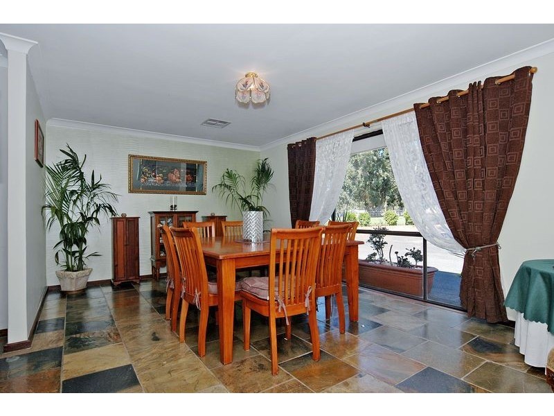 15 Lee-Steere Drive, Mariginiup WA 6065