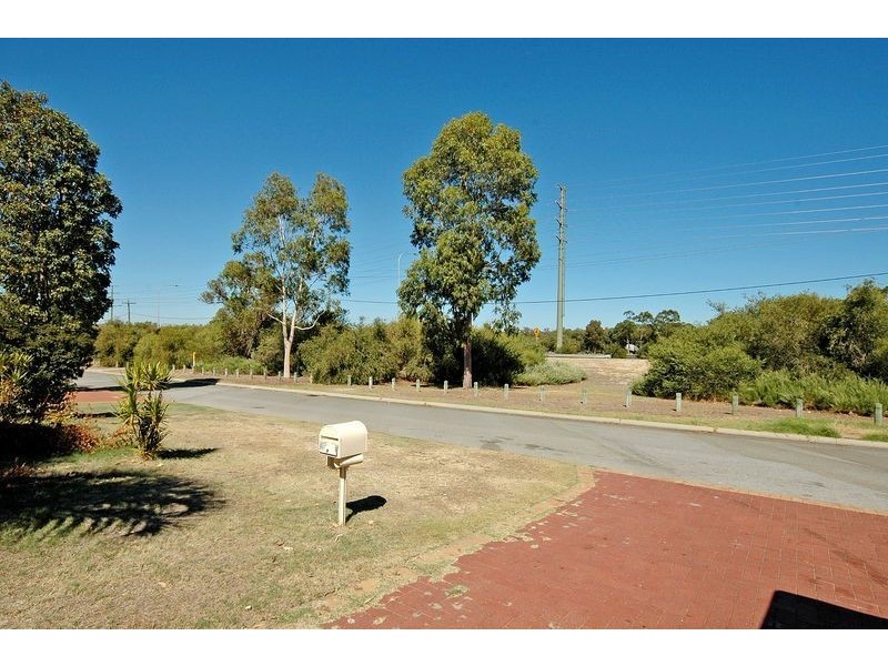 34 Monaltrie Loop, Carramar WA 6031