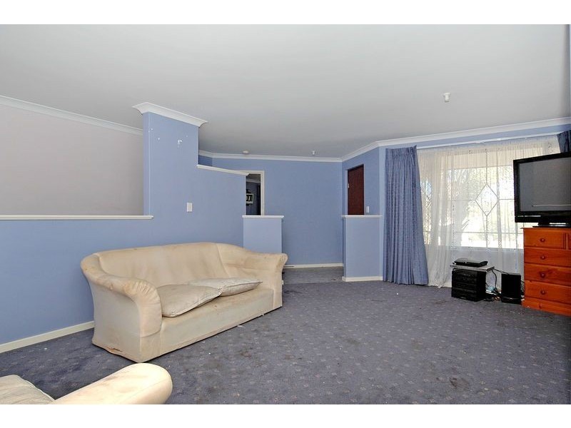 34 Monaltrie Loop, Carramar WA 6031