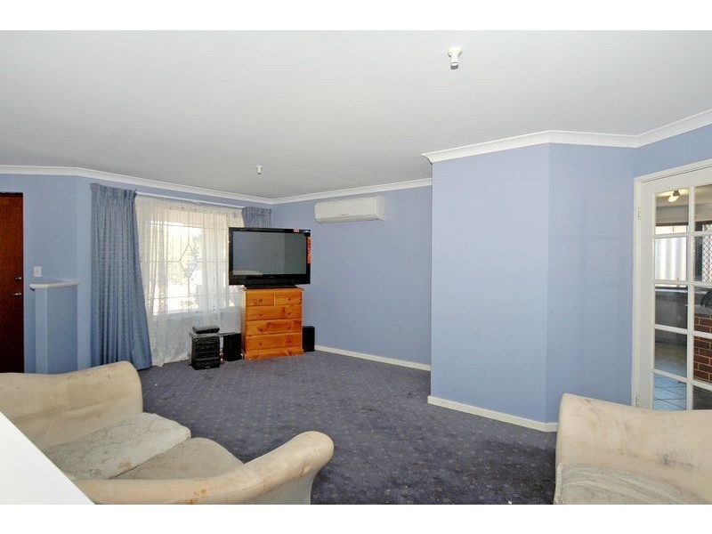 34 Monaltrie Loop, Carramar WA 6031