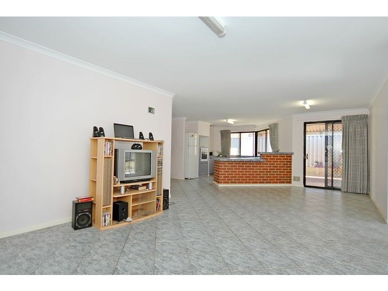 34 Monaltrie Loop, Carramar WA 6031