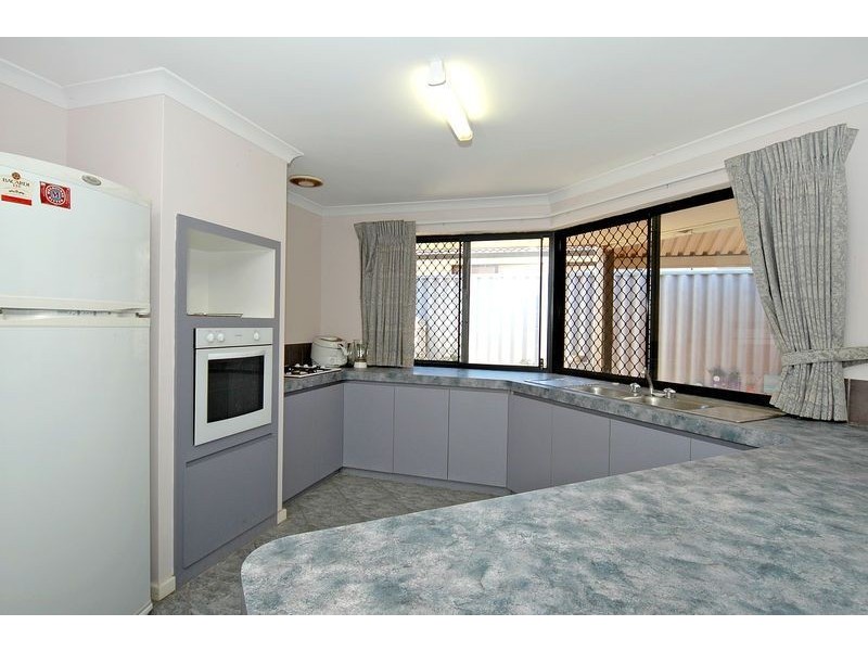 34 Monaltrie Loop, Carramar WA 6031