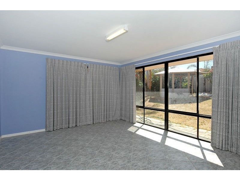 34 Monaltrie Loop, Carramar WA 6031