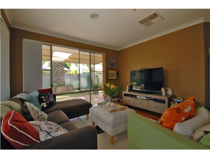 11 Caledonia Avenue, Currambine WA 6028