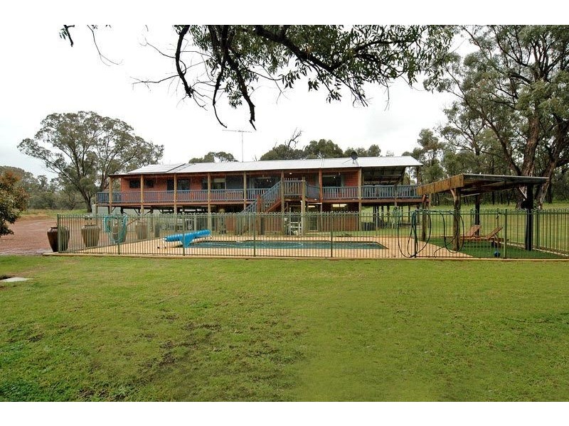 39 Jade Loop, Carabooda WA 6033