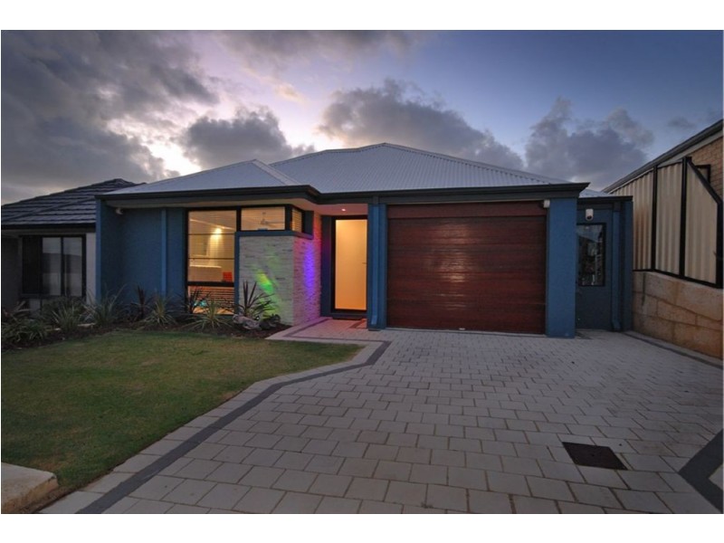 31 Grandoak Drive, Clarkson WA 6030