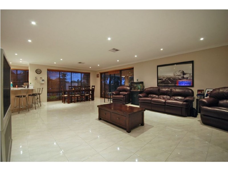 32 Woodlea Crescent, Joondalup WA 6027