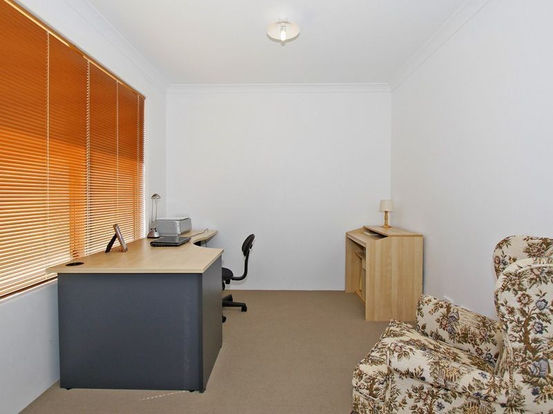 2 Shiralee Bend, Carramar WA 6031