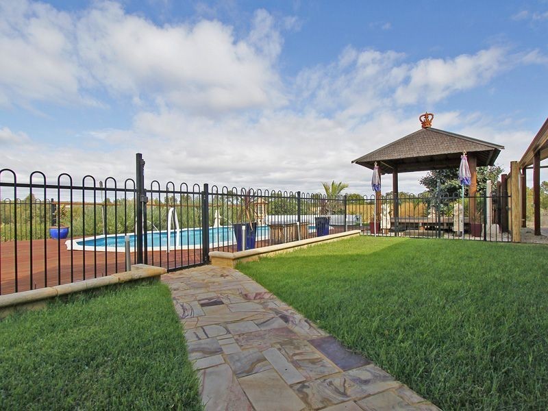 131 Santa Gertrudis Drive, Lower Chittering WA 6084