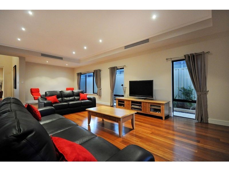 34 Martindale Avenue, Madeley WA 6065