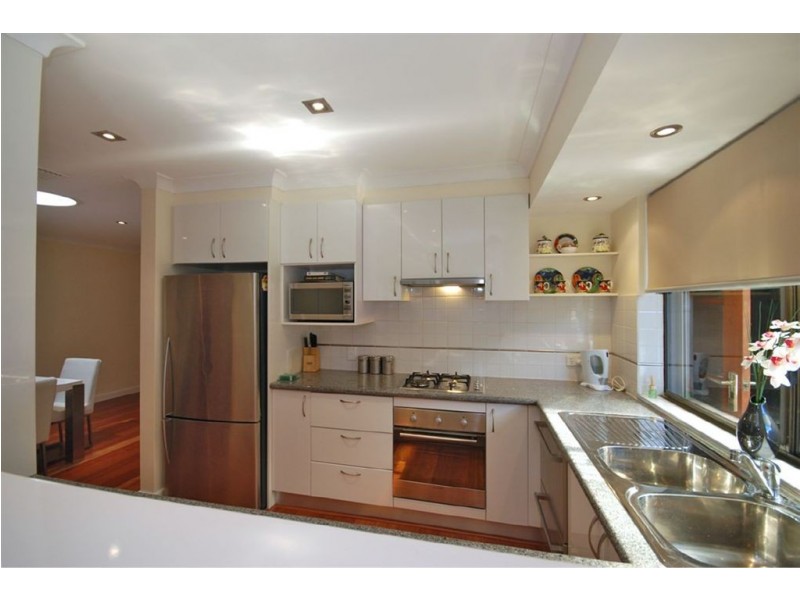 8 Pebblewood Road, Woodvale WA 6026