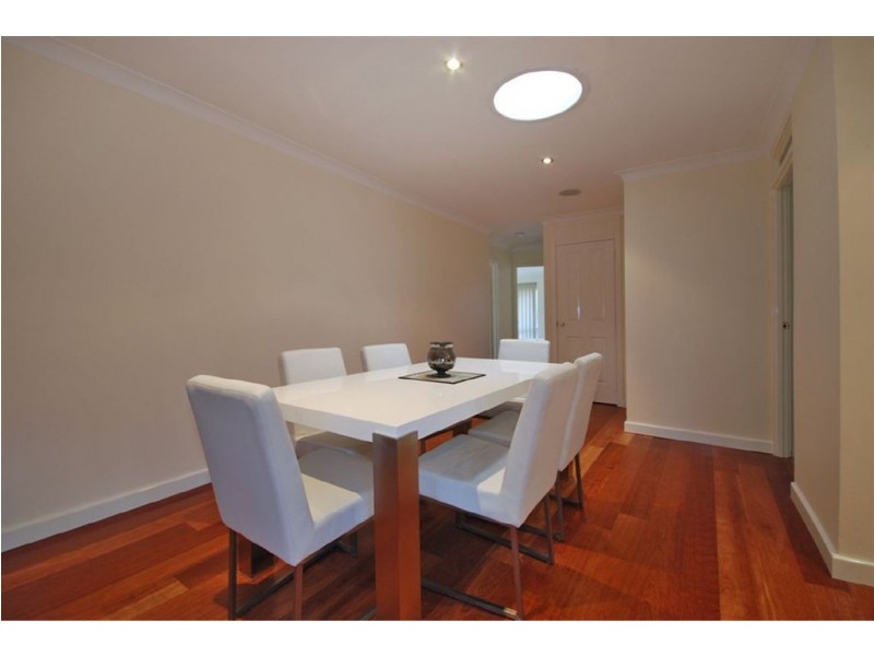 8 Pebblewood Road, Woodvale WA 6026