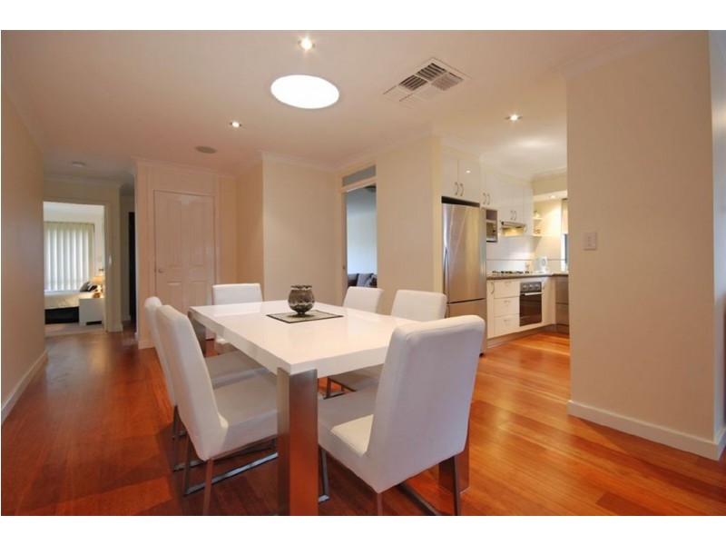 8 Pebblewood Road, Woodvale WA 6026