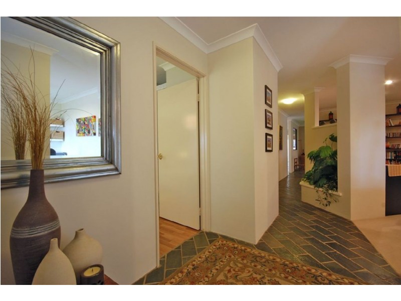 15 Clermont Gardens, Currambine WA 6028