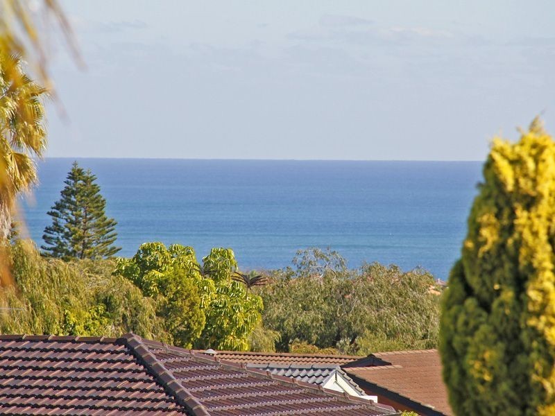 10 Seapeak Road, Ocean Reef WA 6027