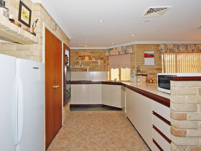 10 Seapeak Road, Ocean Reef WA 6027