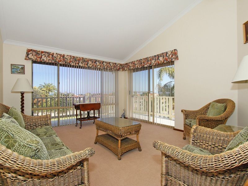 10 Seapeak Road, Ocean Reef WA 6027