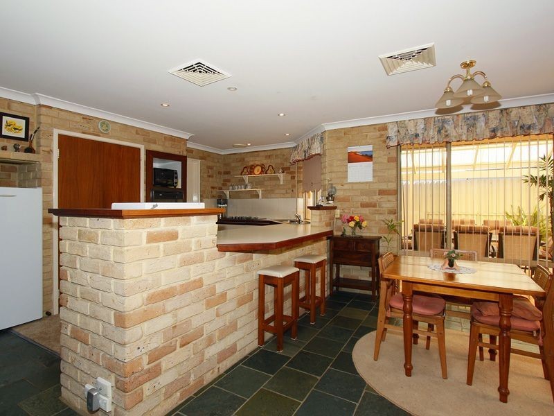 10 Seapeak Road, Ocean Reef WA 6027