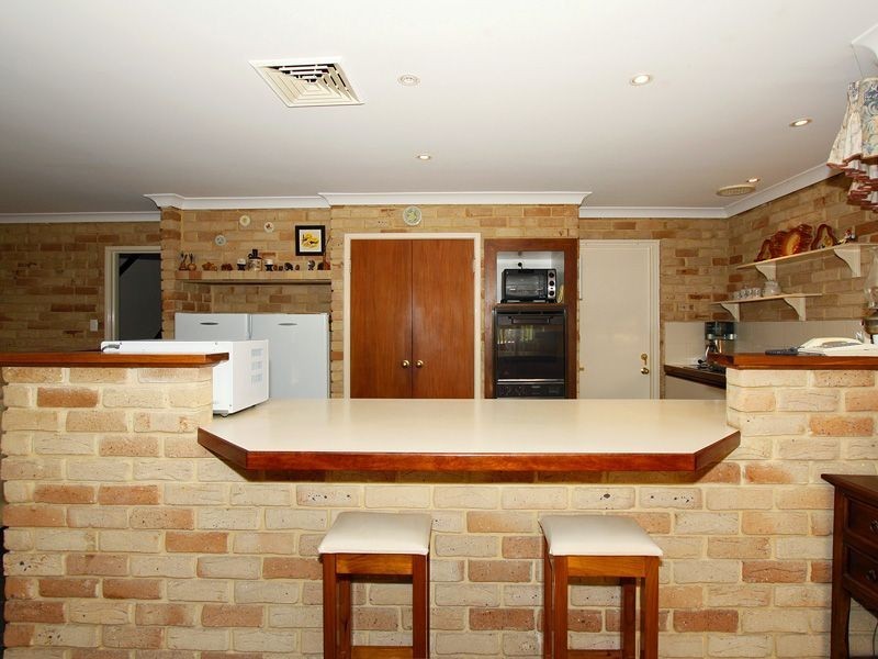 10 Seapeak Road, Ocean Reef WA 6027