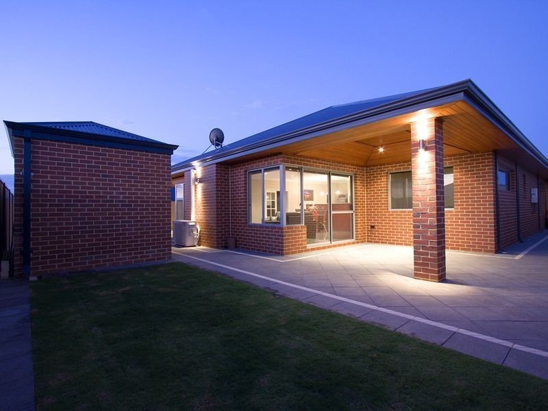 11 Spring Hill, Tapping WA 6065