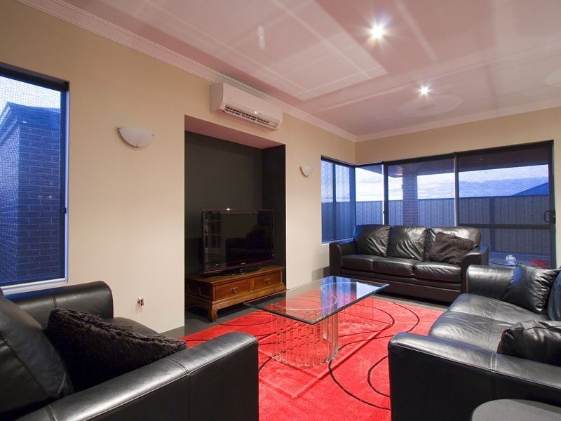 11 Spring Hill, Tapping WA 6065